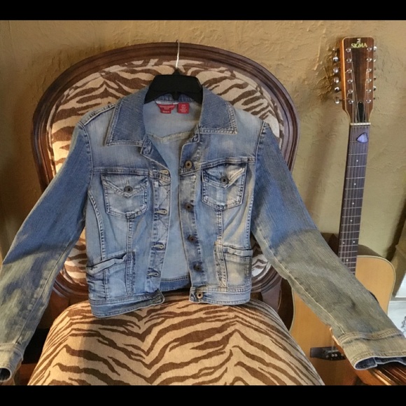 Guess Jackets & Blazers - “Guess” Ladies Jean jacket